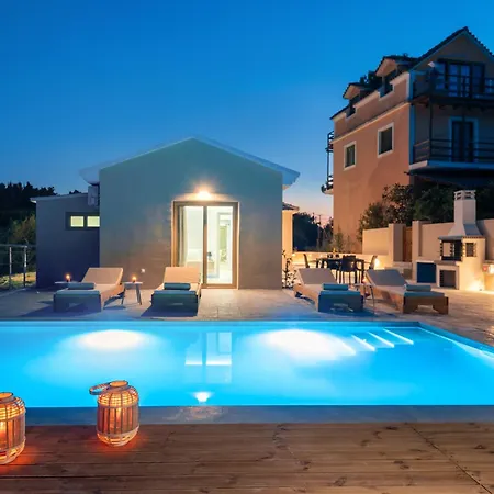 Villa Oliveβayvilla *