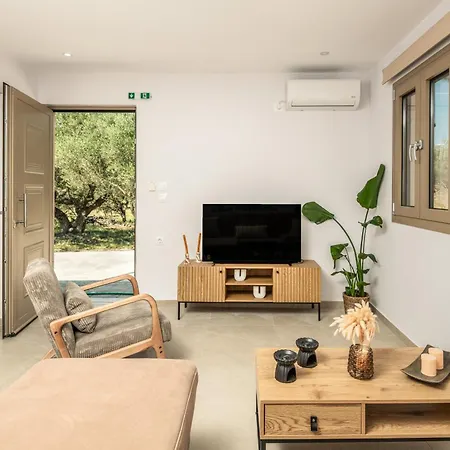 Olive βay Villa Tragaki