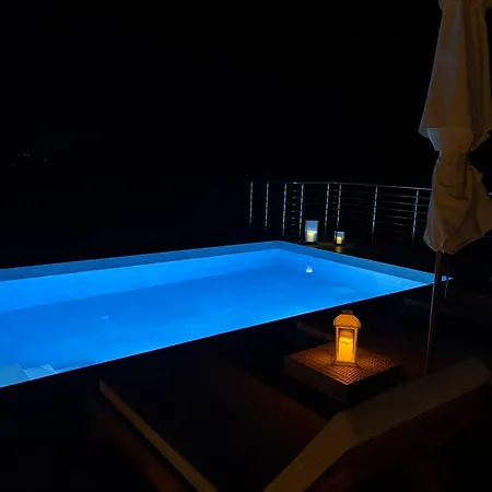 Oliveβayvilla Tragaki