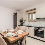 Villa Oliveβayvilla *