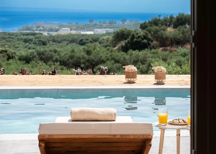 Oliveβayvilla Tragaki